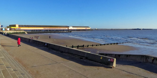 Walton Pier - www.simplonpc.co.uk - Photo: 2013 Ian Boyle