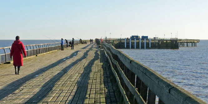 Walton Pier - www.simplonpc.co.uk - Photo: ©2013 Ian Boyle