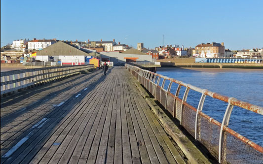 Walton Pier - www.simplonpc.co.uk - Photo: 2013 Ian Boyle