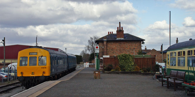 Wensleydale Railway - Photo: © Ian Boyle, 5th April 2013 -  www.simplonpc.co.uk