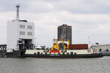 Woolwich Free Ferry - Simplon Postcards - www.simplonpc.co.uk - Photo: © Ian Boyle