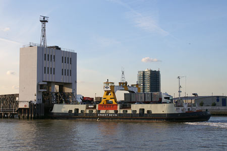 Woolwich Free Ferry - Simplon Postcards - www.simplonpc.co.uk - Photo: © Ian Boyle