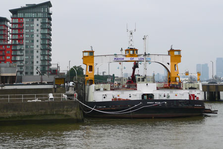 Woolwich Free Ferry - Simplon Postcards - www.simplonpc.co.uk - Photo: © Ian Boyle