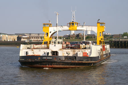 Woolwich Free Ferry - Simplon Postcards - www.simplonpc.co.uk - Photo: © Ian Boyle