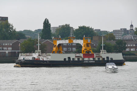 Woolwich Free Ferry - Simplon Postcards - www.simplonpc.co.uk - Photo: © Ian Boyle