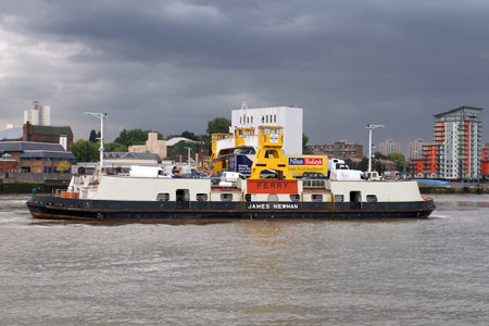 Woolwich Free Ferry - Simplon Postcards - www.simplonpc.co.uk - Photo: © Ian Boyle