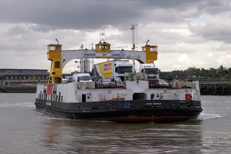 Woolwich Free Ferry - Simplon Postcards - www.simplonpc.co.uk - Photo: © Ian Boyle