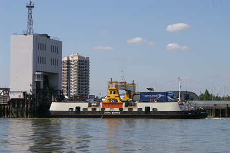 Woolwich Free Ferry - Simplon Postcards - www.simplonpc.co.uk - Photo: © Ian Boyle