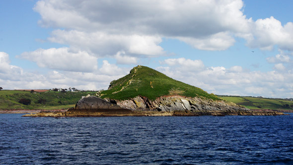 Mewstone - Plymouth Boat trips - Photo: © Ian Boyle, 14th May 2014 - www.simplonpc.co.uk